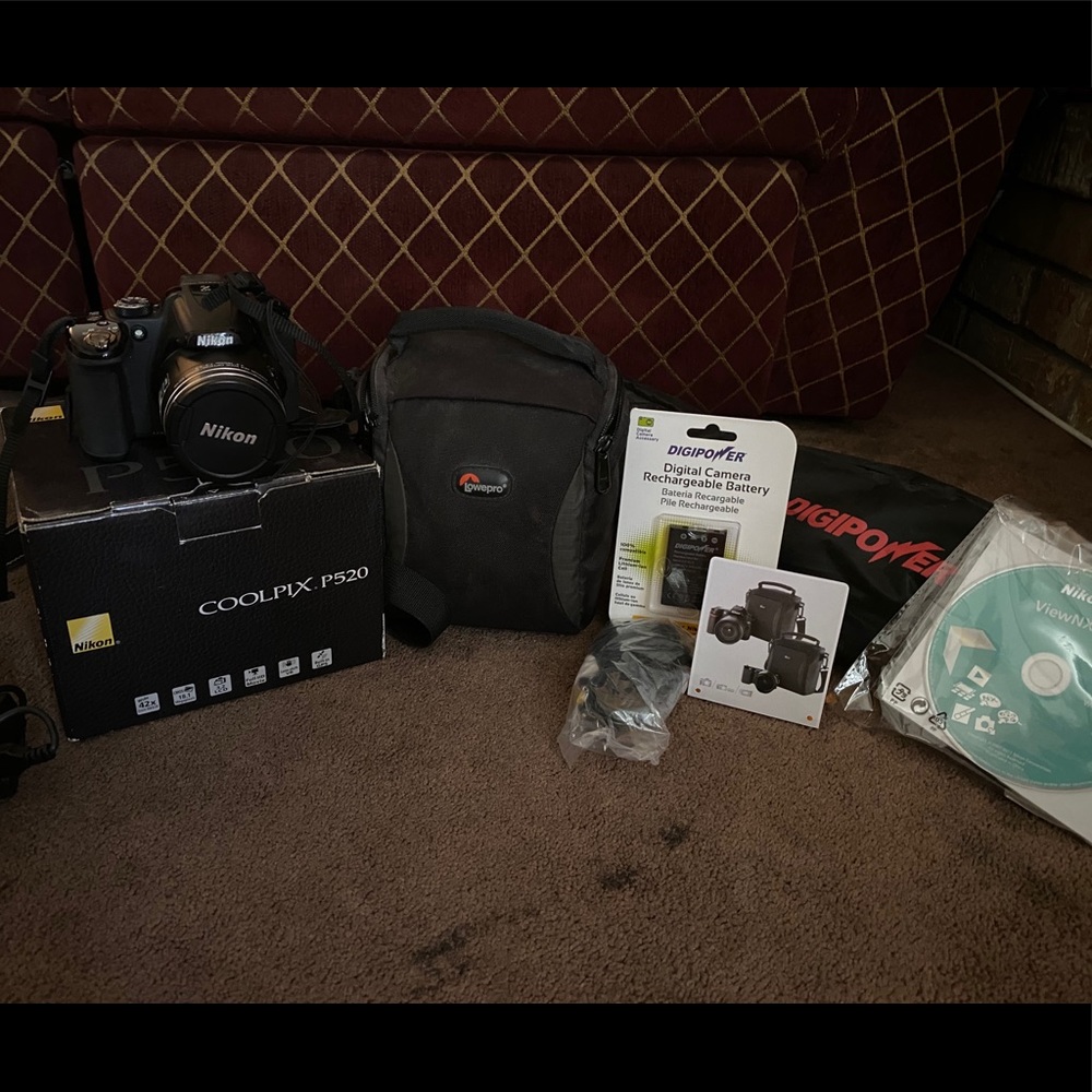 NIKON Coolpix P520 Camera